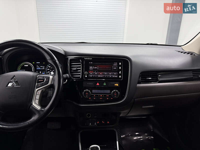 Позашляховик / Кросовер Mitsubishi Outlander 2018 в Одесі