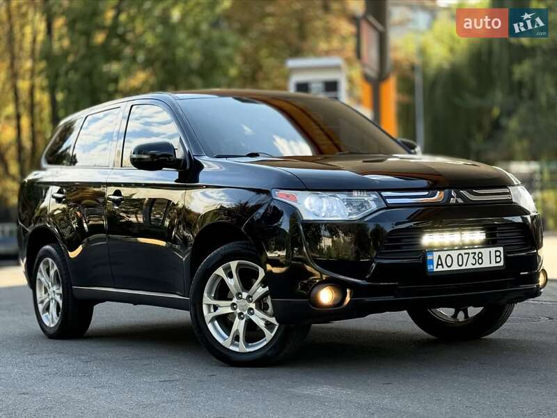 Внедорожник / Кроссовер Mitsubishi Outlander 2013 в Львове
