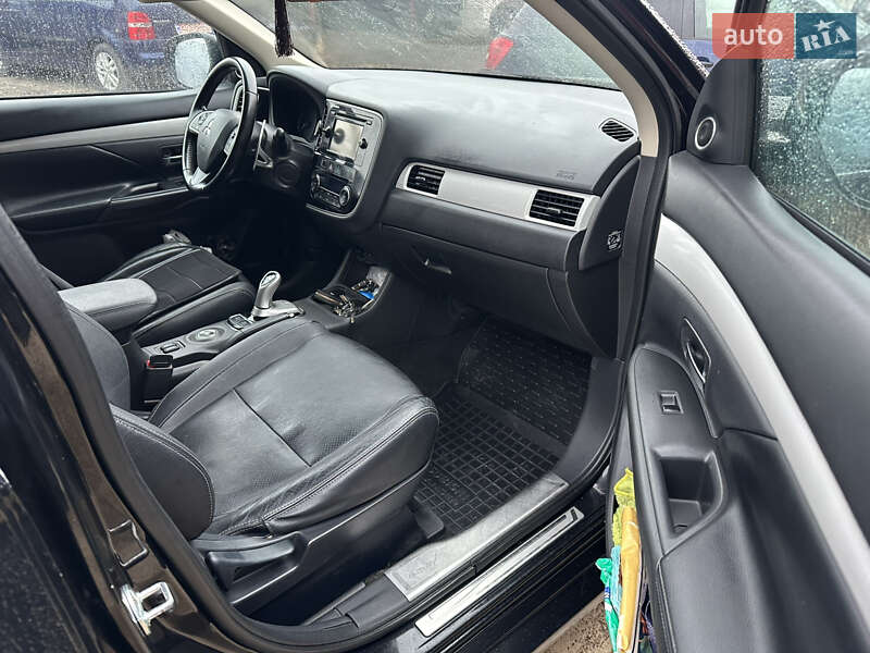 Внедорожник / Кроссовер Mitsubishi Outlander 2014 в Сокале фото 13 Внедорожник / Кроссовер Mitsubishi Outlander 2014 в Сокале