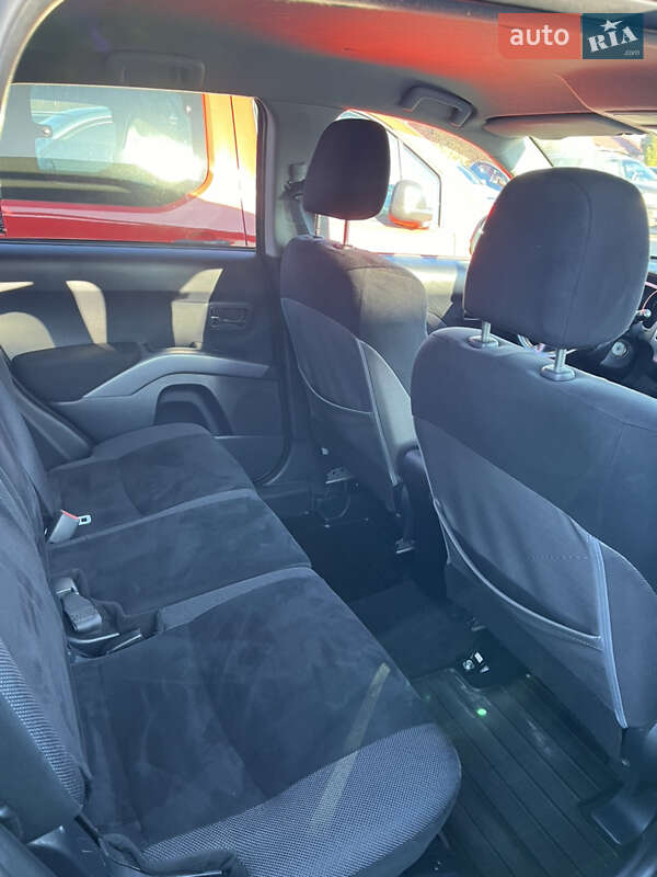 Внедорожник / Кроссовер Mitsubishi Outlander 2008 в Луцке фото 26 Внедорожник / Кроссовер Mitsubishi Outlander 2008 в Луцке