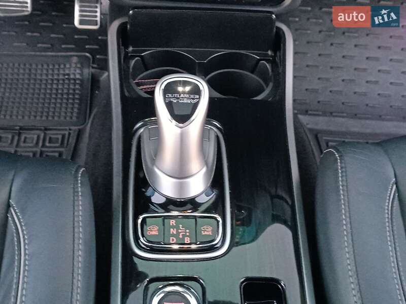 Внедорожник / Кроссовер Mitsubishi Outlander 2018 в Львове