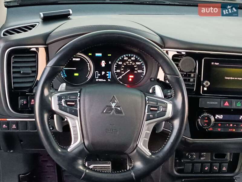 Внедорожник / Кроссовер Mitsubishi Outlander 2018 в Львове