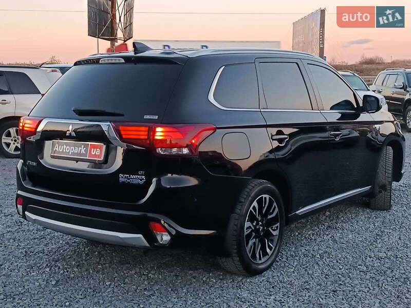 Внедорожник / Кроссовер Mitsubishi Outlander 2018 в Львове