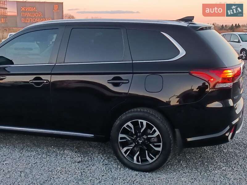 Внедорожник / Кроссовер Mitsubishi Outlander 2018 в Львове