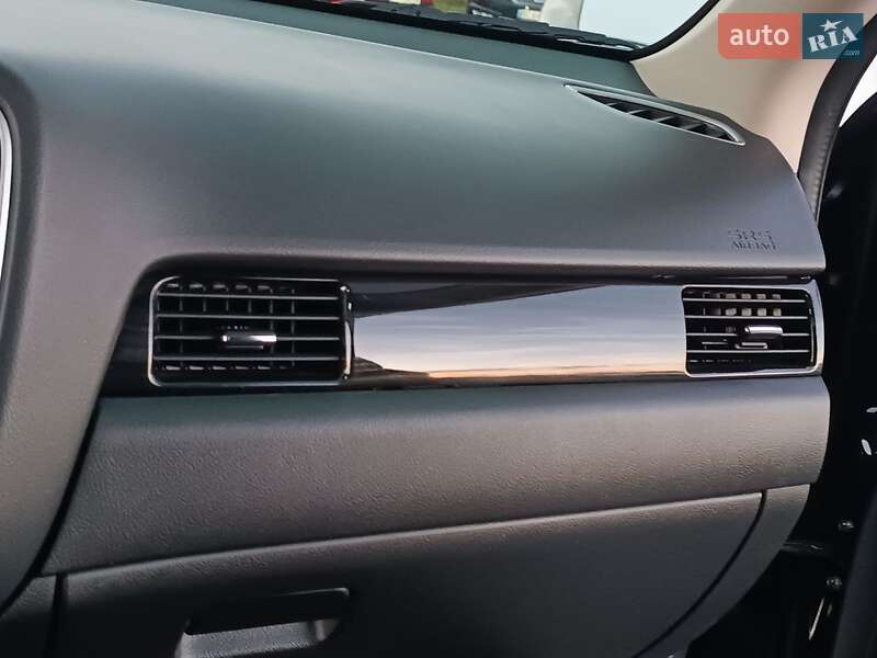 Внедорожник / Кроссовер Mitsubishi Outlander 2018 в Львове