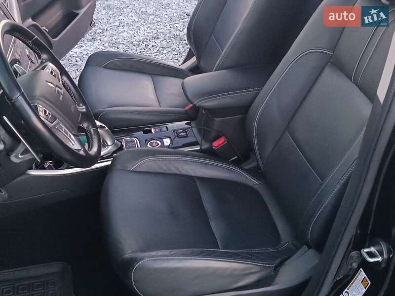 Внедорожник / Кроссовер Mitsubishi Outlander 2018 в Львове