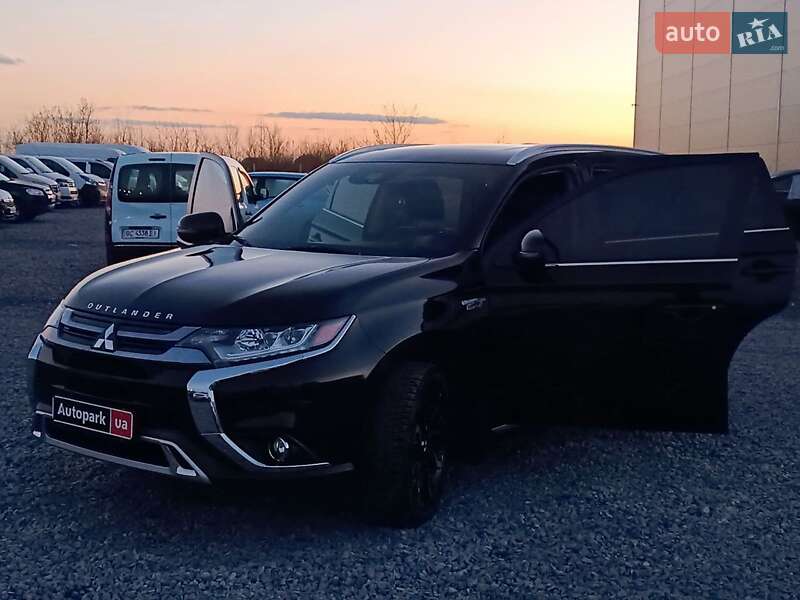 Внедорожник / Кроссовер Mitsubishi Outlander 2018 в Львове