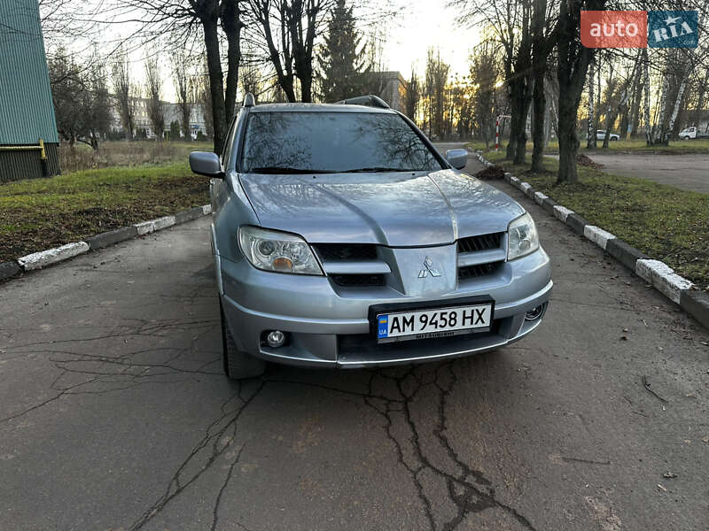 Внедорожник / Кроссовер Mitsubishi Outlander 2008 в Житомире