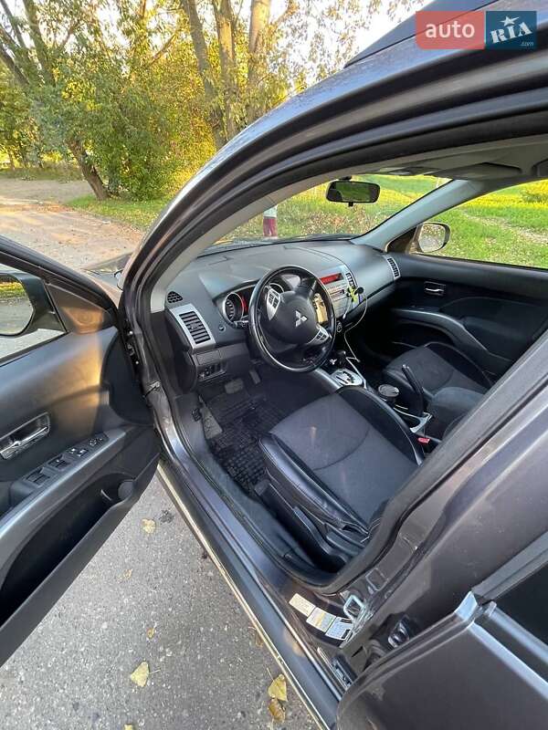 Внедорожник / Кроссовер Mitsubishi Outlander 2010 в Житомире