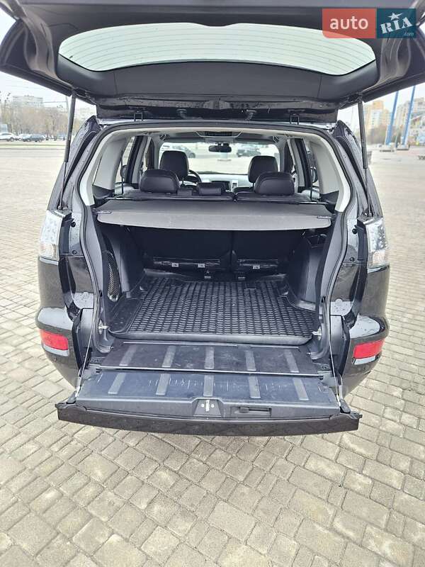 Внедорожник / Кроссовер Mitsubishi Outlander 2010 в Харькове