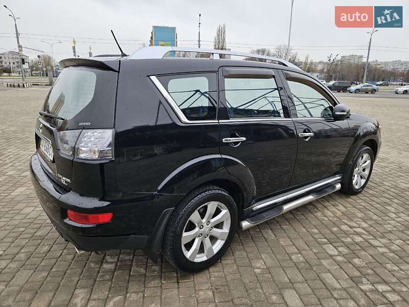 Внедорожник / Кроссовер Mitsubishi Outlander 2010 в Харькове