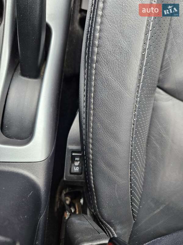 Внедорожник / Кроссовер Mitsubishi Outlander 2010 в Харькове