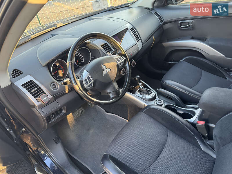 Внедорожник / Кроссовер Mitsubishi Outlander 2012 в Киеве