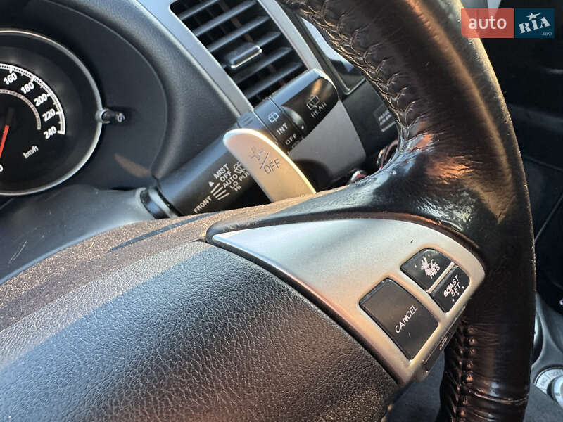 Внедорожник / Кроссовер Mitsubishi Outlander 2012 в Киеве