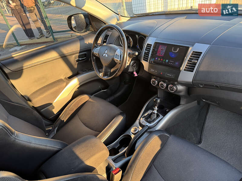 Внедорожник / Кроссовер Mitsubishi Outlander 2012 в Киеве