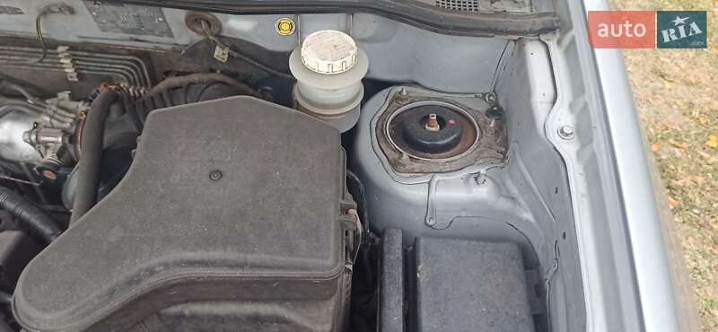 Позашляховик / Кросовер Mitsubishi Outlander 2004 в Краснограді