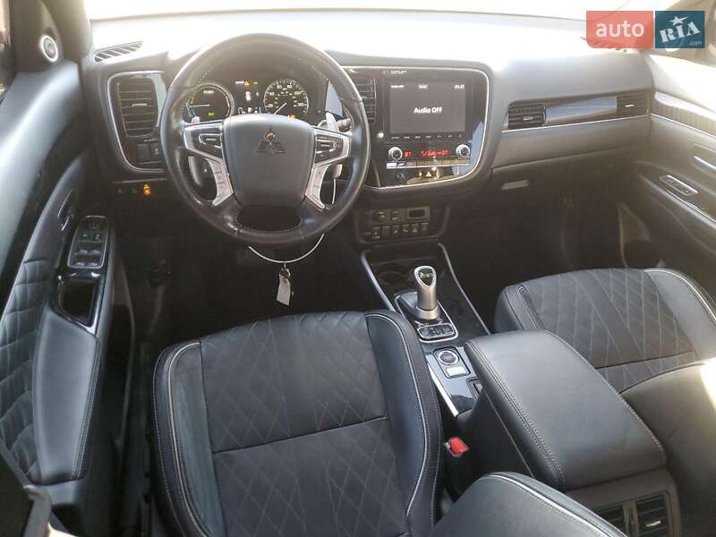 Внедорожник / Кроссовер Mitsubishi Outlander 2020 в Черновцах фото 8 Внедорожник / Кроссовер Mitsubishi Outlander 2020 в Черновцах