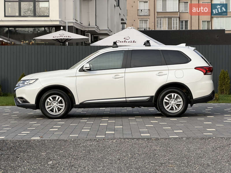 Внедорожник / Кроссовер Mitsubishi Outlander 2020 в Ужгороде