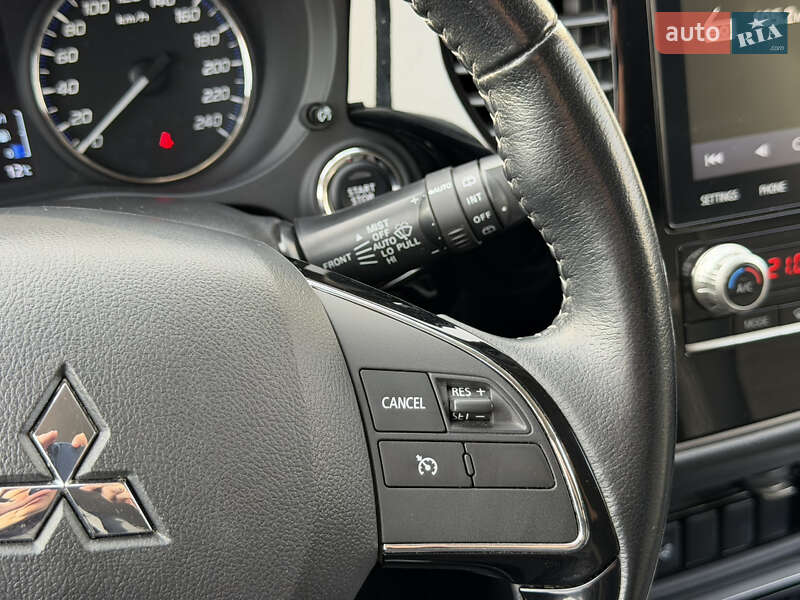 Внедорожник / Кроссовер Mitsubishi Outlander 2020 в Ужгороде