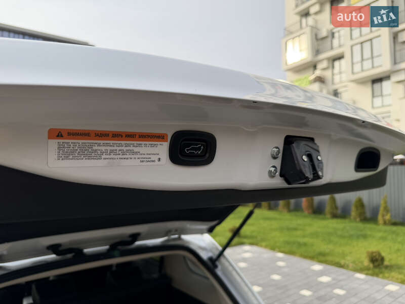 Внедорожник / Кроссовер Mitsubishi Outlander 2020 в Ужгороде