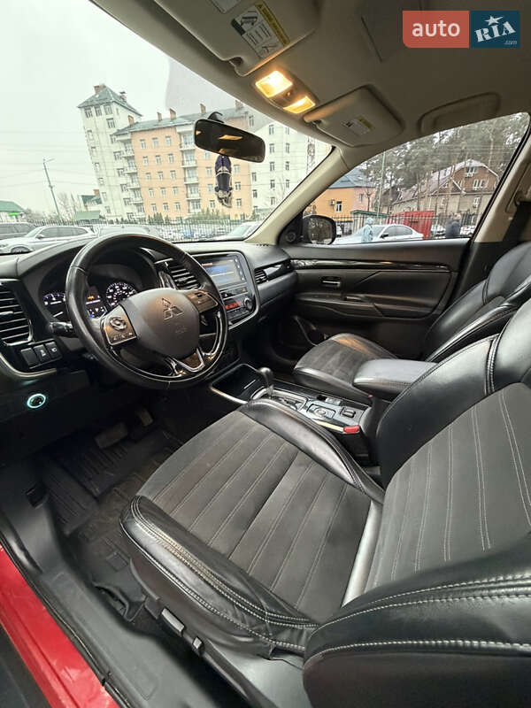 Внедорожник / Кроссовер Mitsubishi Outlander 2019 в Киеве