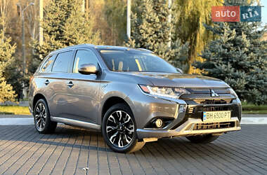 Внедорожник / Кроссовер Mitsubishi Outlander 2018 в Одессе