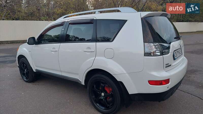 Внедорожник / Кроссовер Mitsubishi Outlander 2008 в Чернигове