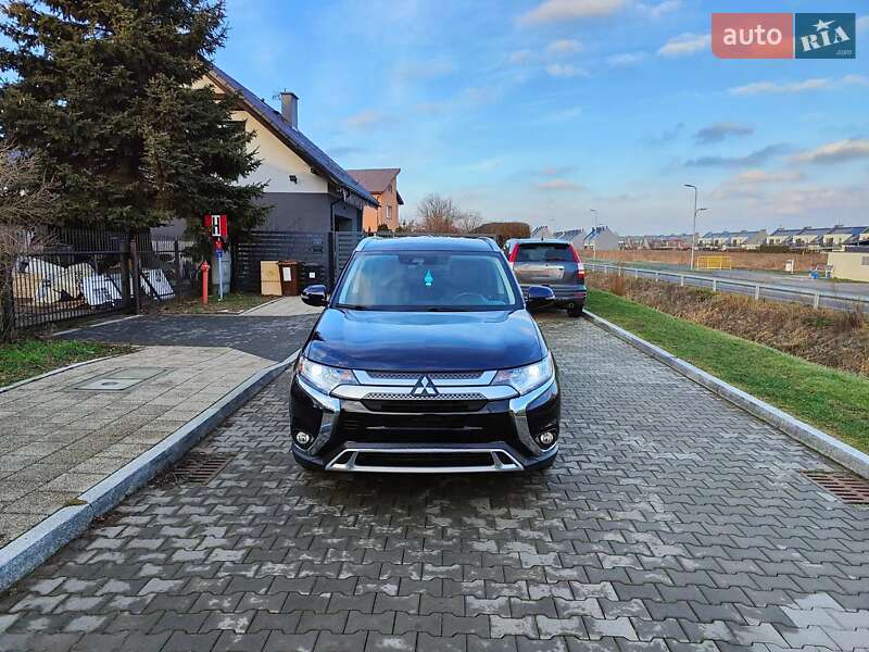 Внедорожник / Кроссовер Mitsubishi Outlander 2020 в Виннице