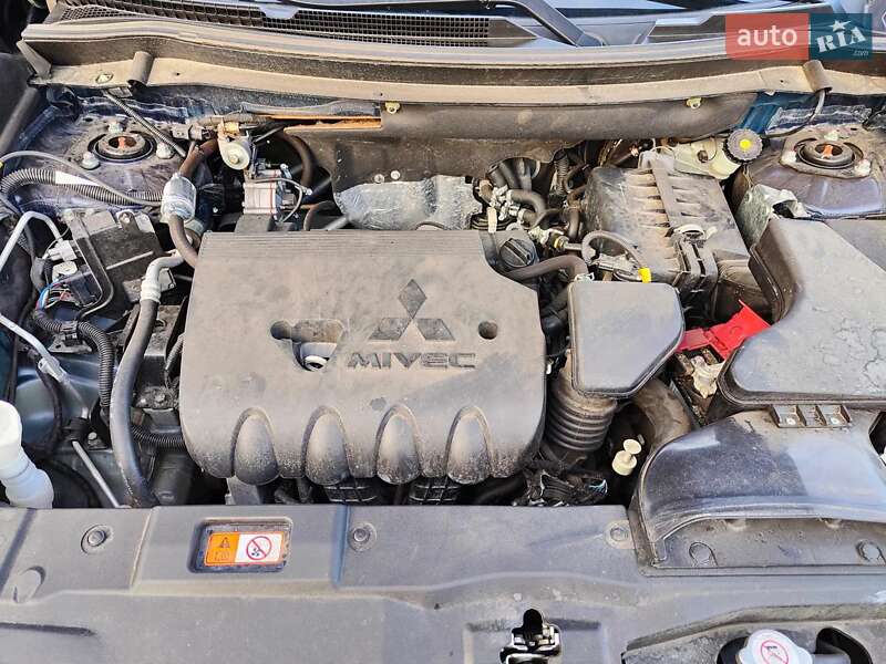 Внедорожник / Кроссовер Mitsubishi Outlander 2020 в Виннице