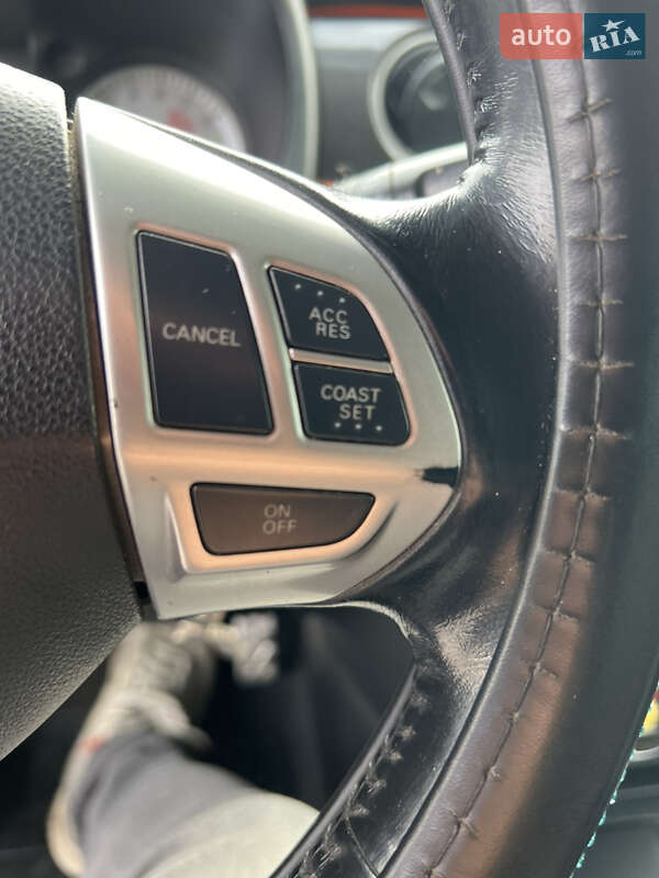 Внедорожник / Кроссовер Mitsubishi Outlander 2008 в Николаеве