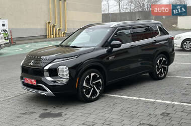 Внедорожник / Кроссовер Mitsubishi Outlander 2024 в Львове