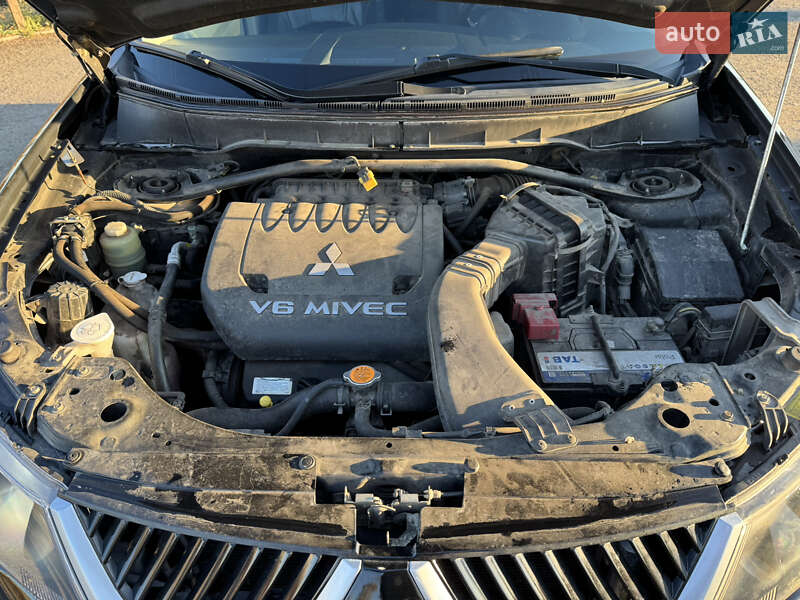 Внедорожник / Кроссовер Mitsubishi Outlander 2008 в Киеве