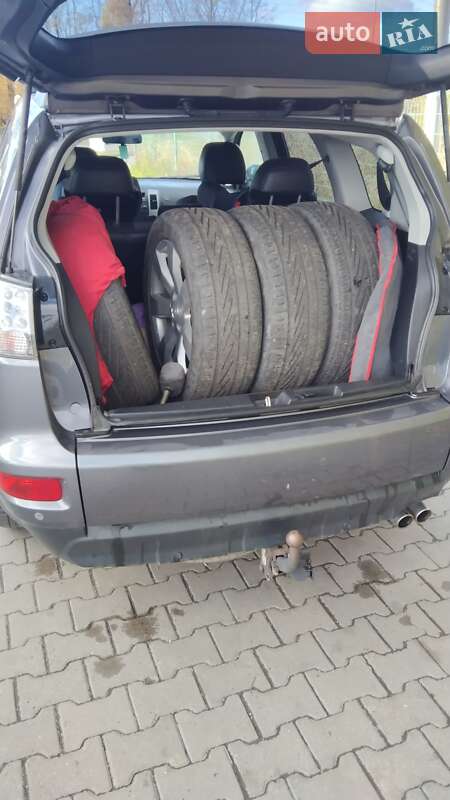 Внедорожник / Кроссовер Mitsubishi Outlander 2010 в Ивано-Франковске