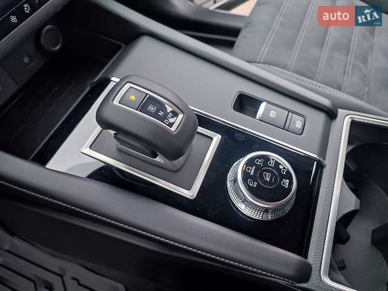 Внедорожник / Кроссовер Mitsubishi Outlander 2021 в Киеве