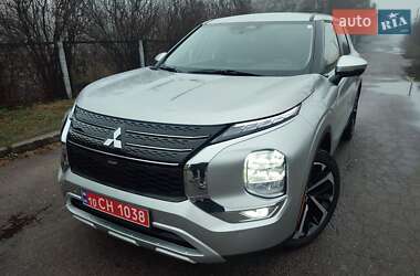 Внедорожник / Кроссовер Mitsubishi Outlander 2021 в Киеве