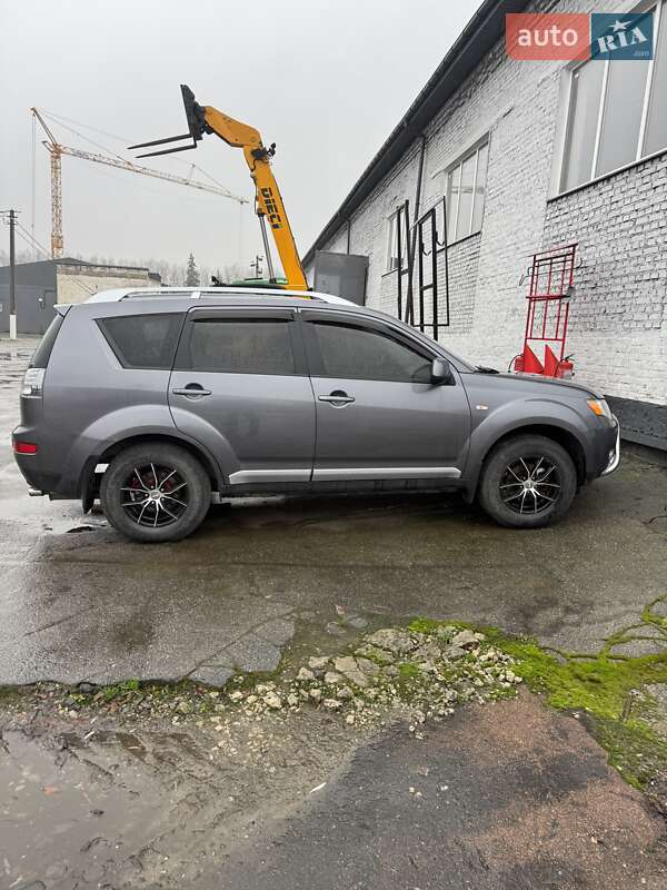 Внедорожник / Кроссовер Mitsubishi Outlander 2007 в Житомире