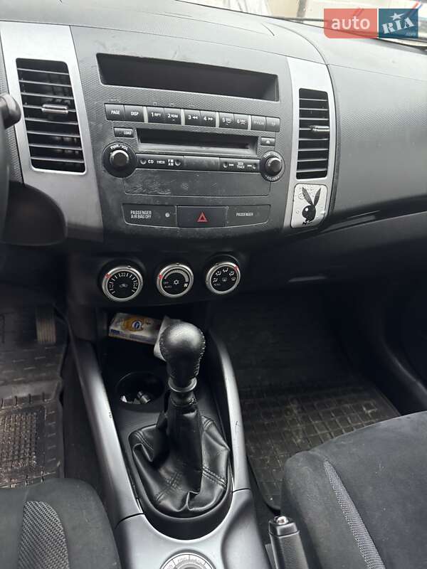 Внедорожник / Кроссовер Mitsubishi Outlander 2007 в Житомире