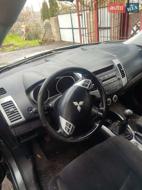 Внедорожник / Кроссовер Mitsubishi Outlander 2007 в Полтаве фото 5 Внедорожник / Кроссовер Mitsubishi Outlander 2007 в Полтаве