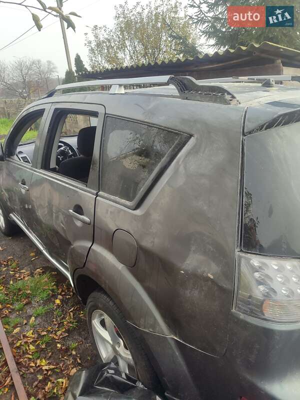 Внедорожник / Кроссовер Mitsubishi Outlander 2007 в Полтаве фото 11 Внедорожник / Кроссовер Mitsubishi Outlander 2007 в Полтаве