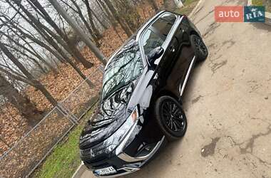 Позашляховик / Кросовер Mitsubishi Outlander 2019 в Львові