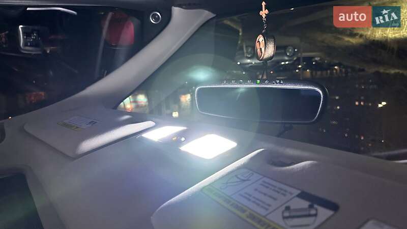 Внедорожник / Кроссовер Mitsubishi Outlander 2016 в Киеве