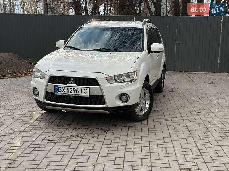 Внедорожник / Кроссовер Mitsubishi Outlander 2011 в Хмельницком