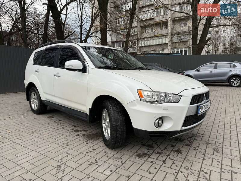 Внедорожник / Кроссовер Mitsubishi Outlander 2011 в Хмельницком