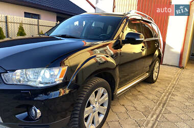 Внедорожник / Кроссовер Mitsubishi Outlander 2010 в Владимире