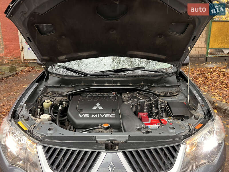 Внедорожник / Кроссовер Mitsubishi Outlander 2008 в Умани фото 48 Внедорожник / Кроссовер Mitsubishi Outlander 2008 в Умани