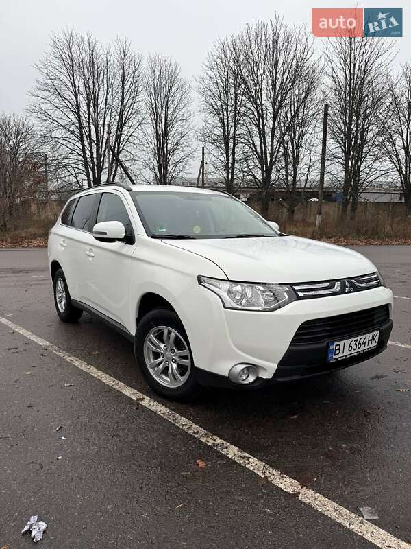 Позашляховик / Кросовер Mitsubishi Outlander 2012 в Полтаві