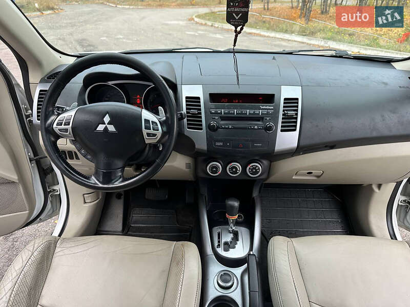 Позашляховик / Кросовер Mitsubishi Outlander 2008 в Дніпрі