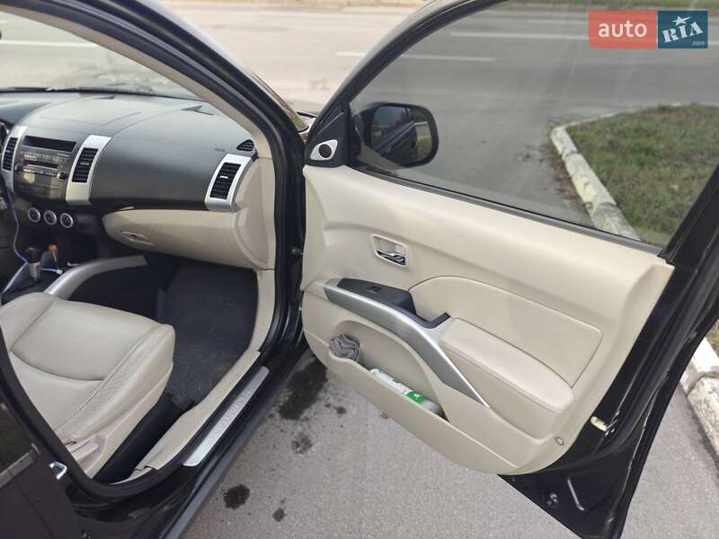 Внедорожник / Кроссовер Mitsubishi Outlander 2007 в Харькове