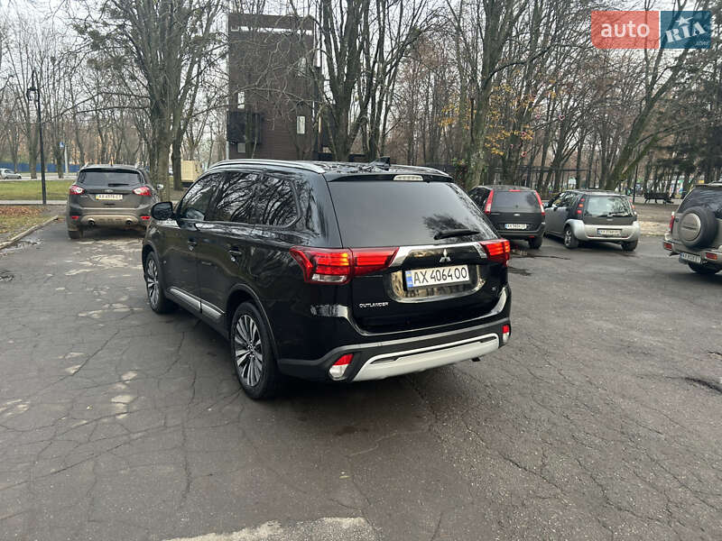 Внедорожник / Кроссовер Mitsubishi Outlander 2019 в Харькове фото 5 Внедорожник / Кроссовер Mitsubishi Outlander 2019 в Харькове