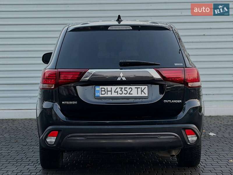 Внедорожник / Кроссовер Mitsubishi Outlander 2019 в Одессе